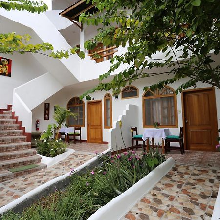 The Galapagos Pearl B&B ปูแอร์โตอาโยรา ภายนอก รูปภาพ