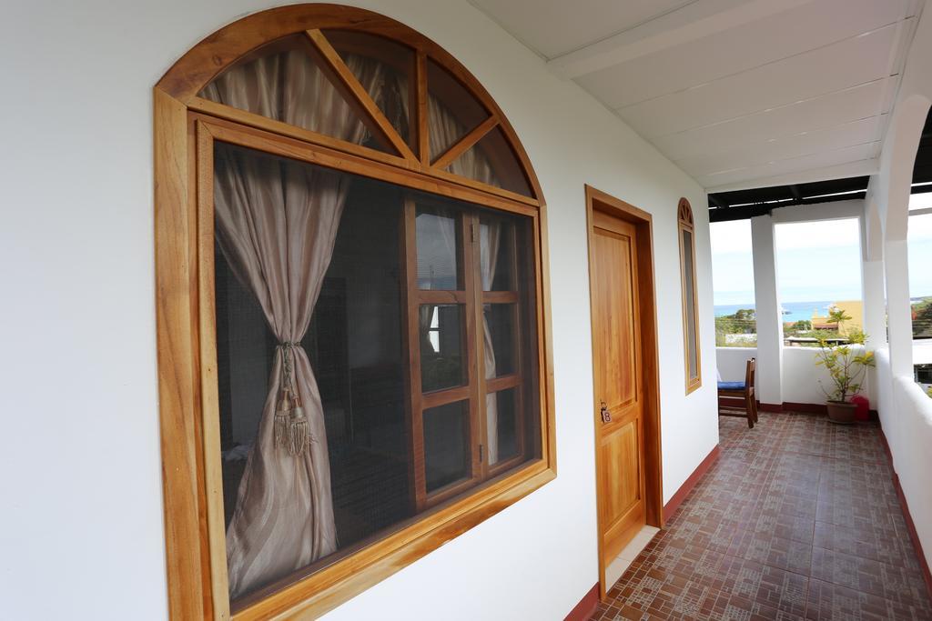 The Galapagos Pearl B&B ปูแอร์โตอาโยรา ภายนอก รูปภาพ