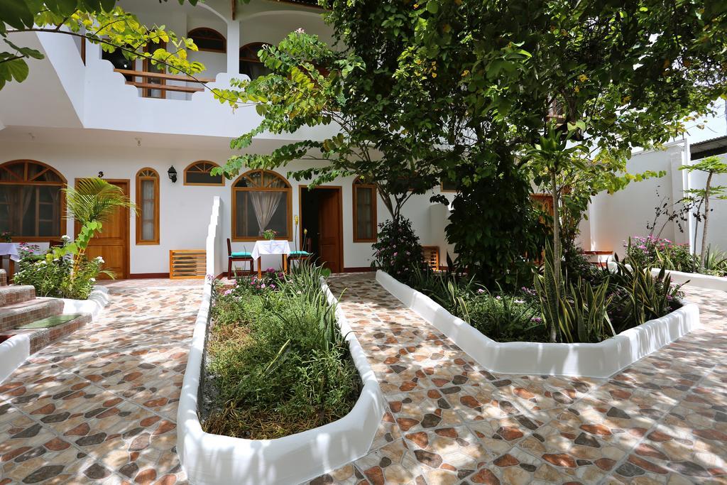 The Galapagos Pearl B&B ปูแอร์โตอาโยรา ภายนอก รูปภาพ