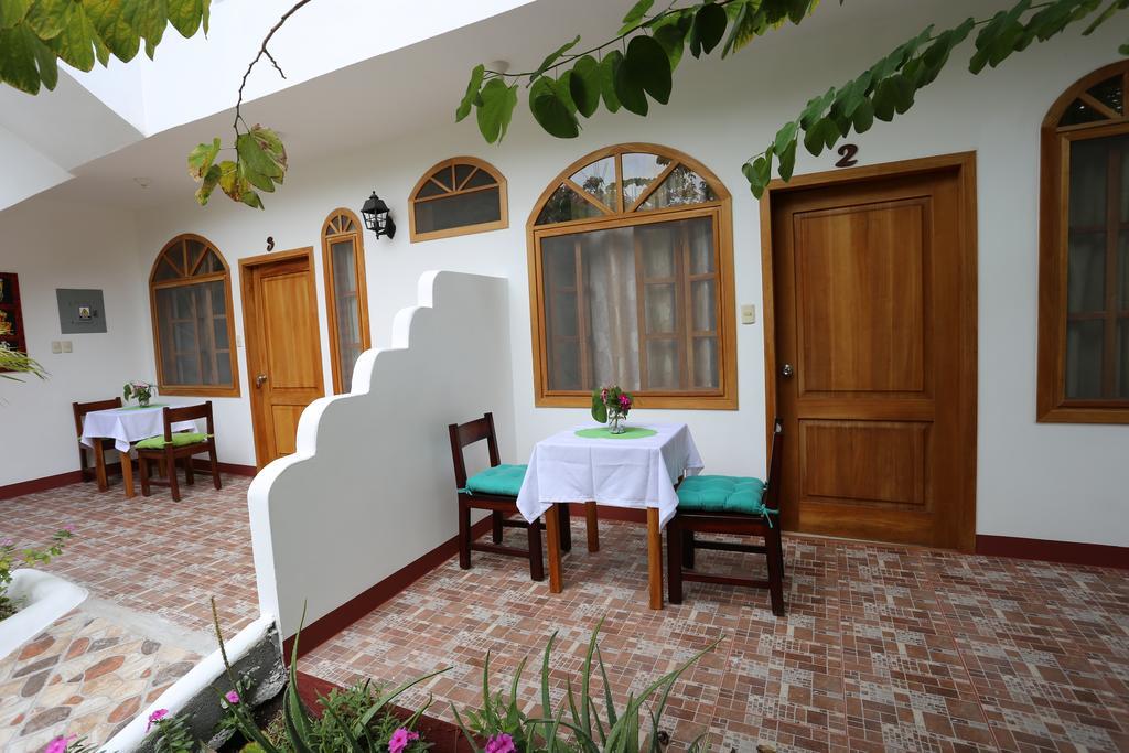 The Galapagos Pearl B&B ปูแอร์โตอาโยรา ภายนอก รูปภาพ