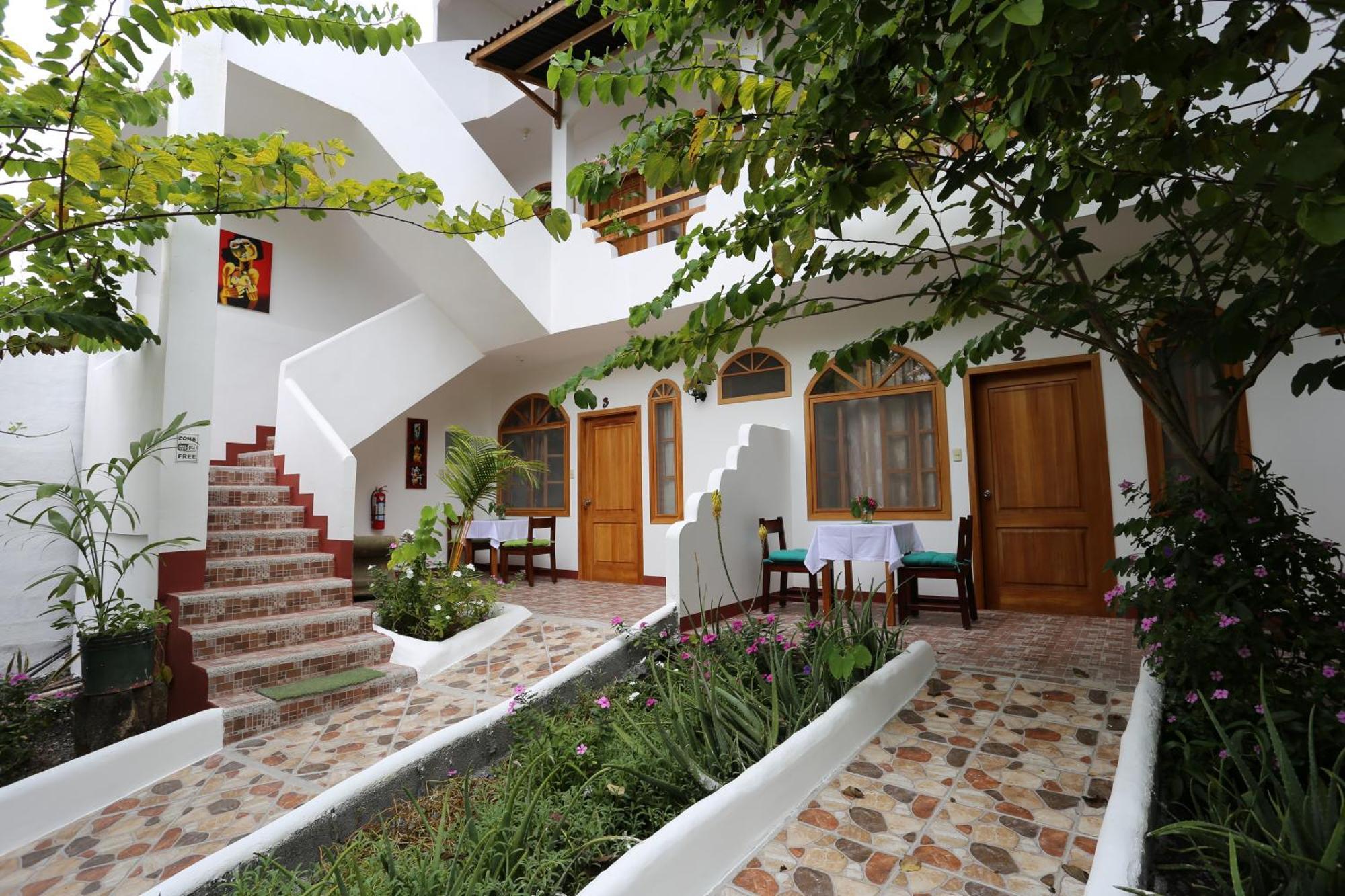 The Galapagos Pearl B&B ปูแอร์โตอาโยรา ภายนอก รูปภาพ