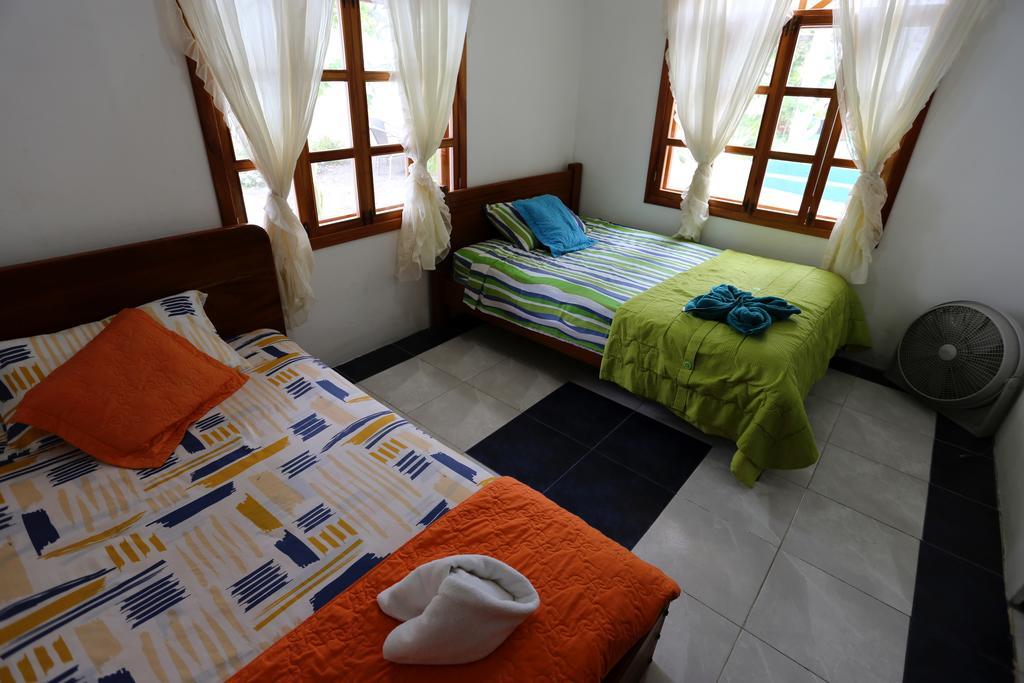 The Galapagos Pearl B&B ปูแอร์โตอาโยรา ภายนอก รูปภาพ