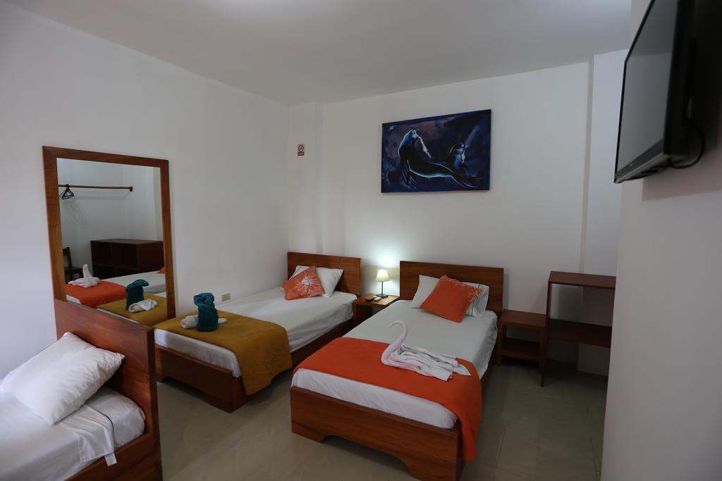 The Galapagos Pearl B&B ปูแอร์โตอาโยรา ภายนอก รูปภาพ