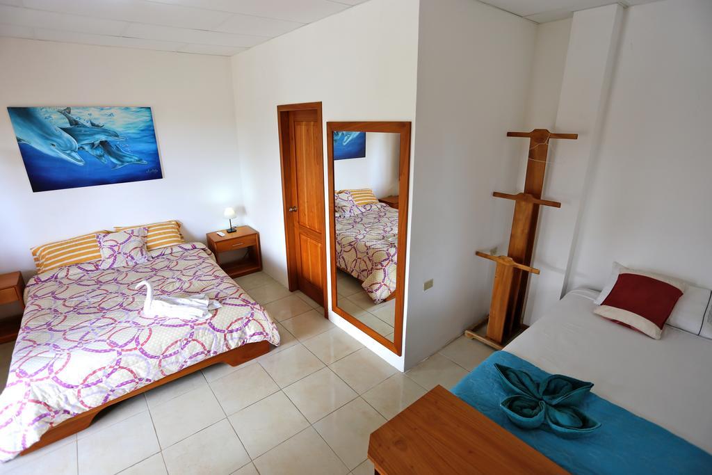 The Galapagos Pearl B&B ปูแอร์โตอาโยรา ภายนอก รูปภาพ