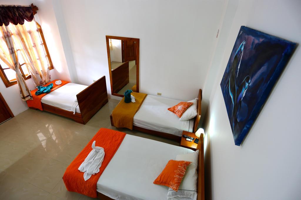 The Galapagos Pearl B&B ปูแอร์โตอาโยรา ภายนอก รูปภาพ