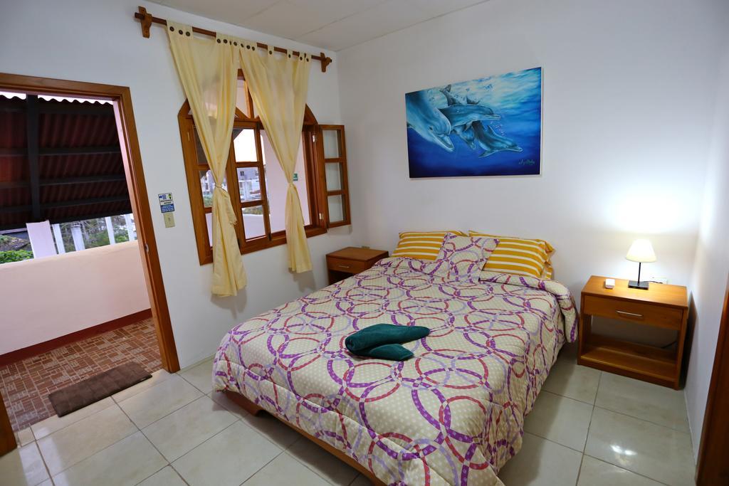 The Galapagos Pearl B&B ปูแอร์โตอาโยรา ภายนอก รูปภาพ