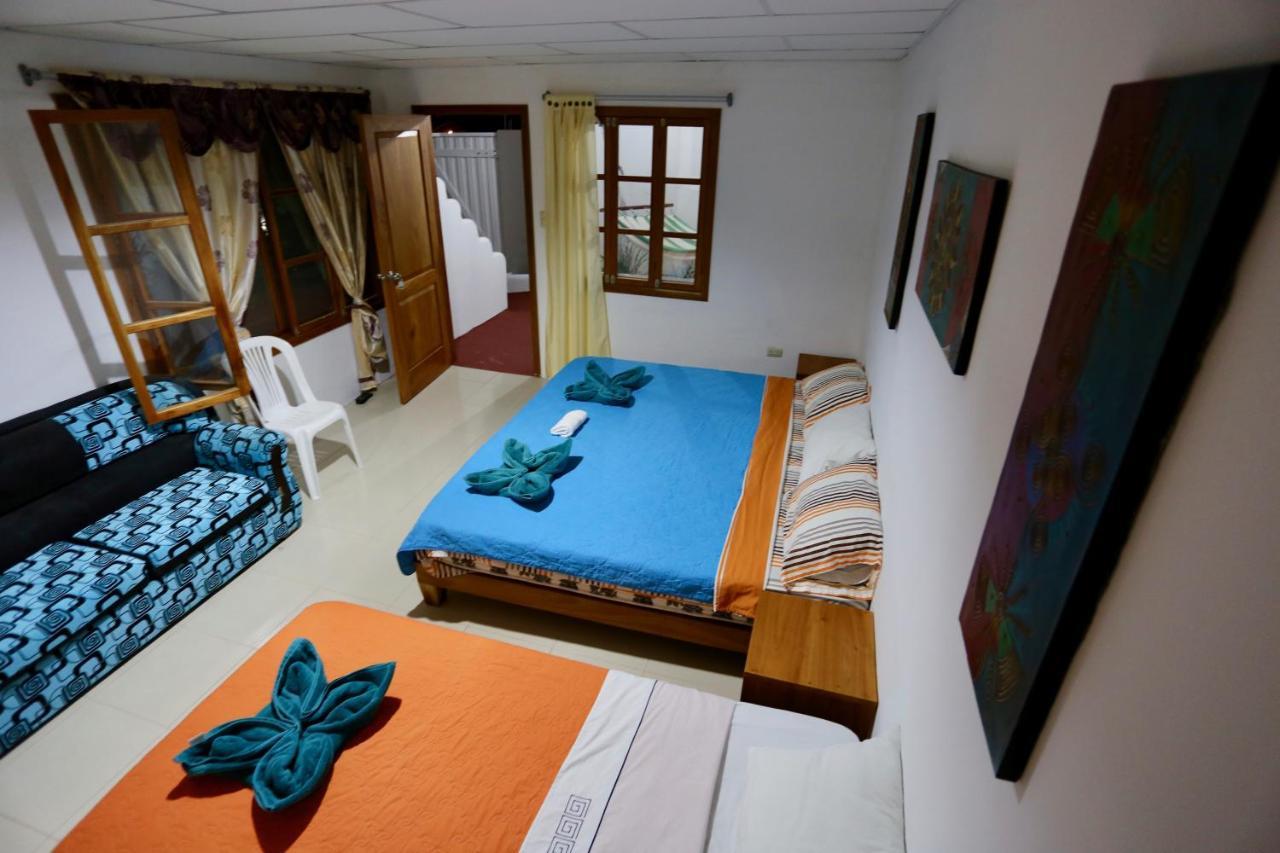 The Galapagos Pearl B&B ปูแอร์โตอาโยรา ภายนอก รูปภาพ